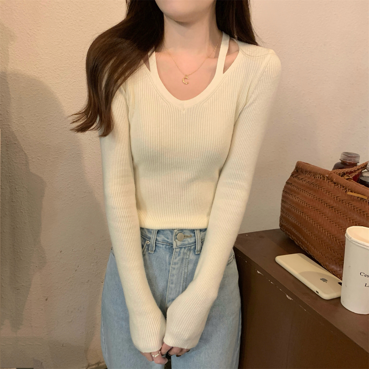 Actual shot of autumn and winter Korean version slim fit v-neck halter neck design versatile Andy velvet sweater bottoming long-sleeved sweater