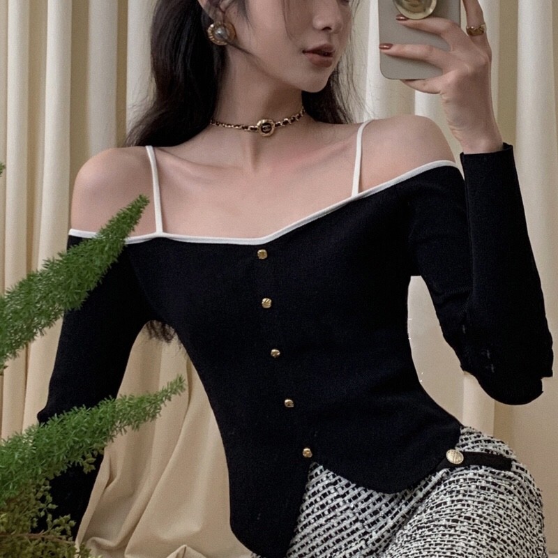 Sexy off-shoulder French halterneck sweater for women in autumn and winter, versatile fashionable irregular short bottoming shirt top