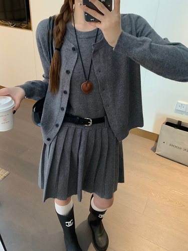 Knitted cardigan vest pleated dress two-piece set for women autumn and winter new high-end fashionable sweater set