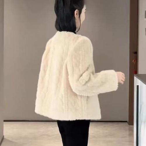 Lamb wool coat for women 2024 winter popular this year beautiful top thickened fashionable casual fur one-piece coat