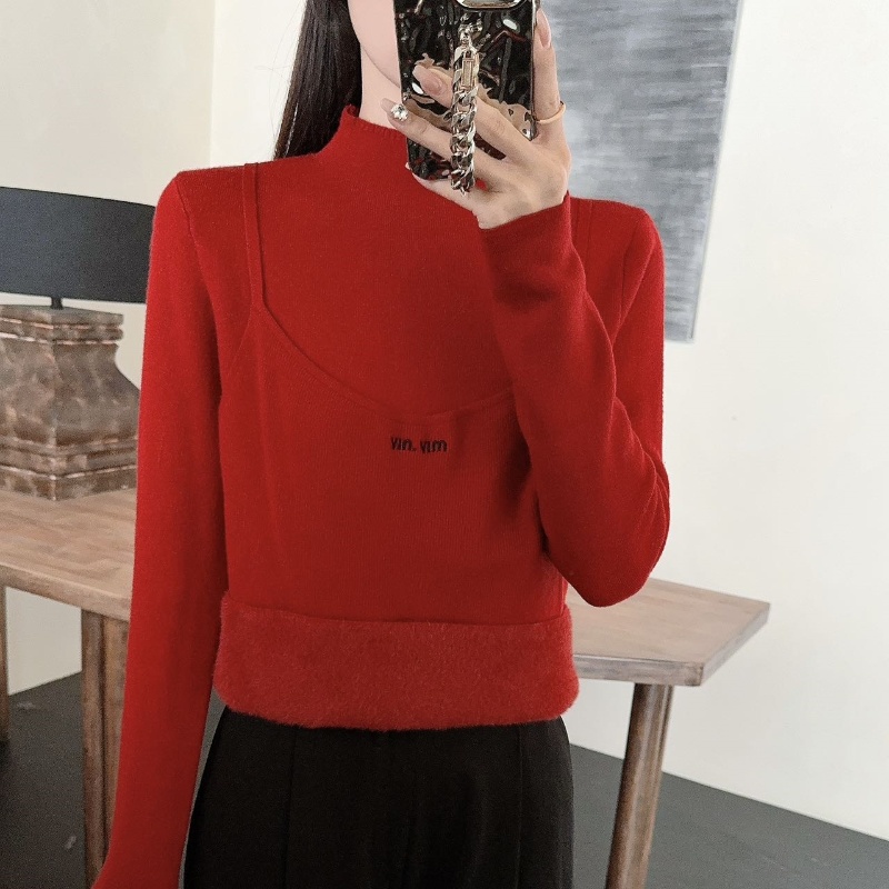 Real shot of velvet and thickened fake two-piece vests superimposed on bottoming shirts for women in autumn and winter new niche unique tops
