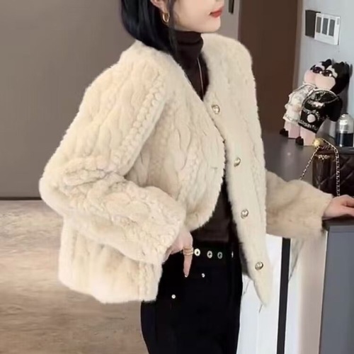 Lamb wool coat for women 2024 winter popular this year beautiful top thickened fashionable casual fur one-piece coat