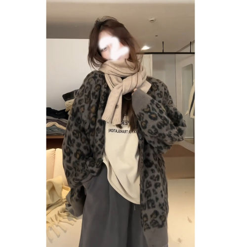 Lazy style loose casual leopard print sweater coat women's autumn and winter soft and waxy knitted cardigan fashionable top