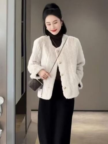 Lamb wool coat for women 2024 winter popular this year beautiful top thickened fashionable casual fur one-piece coat