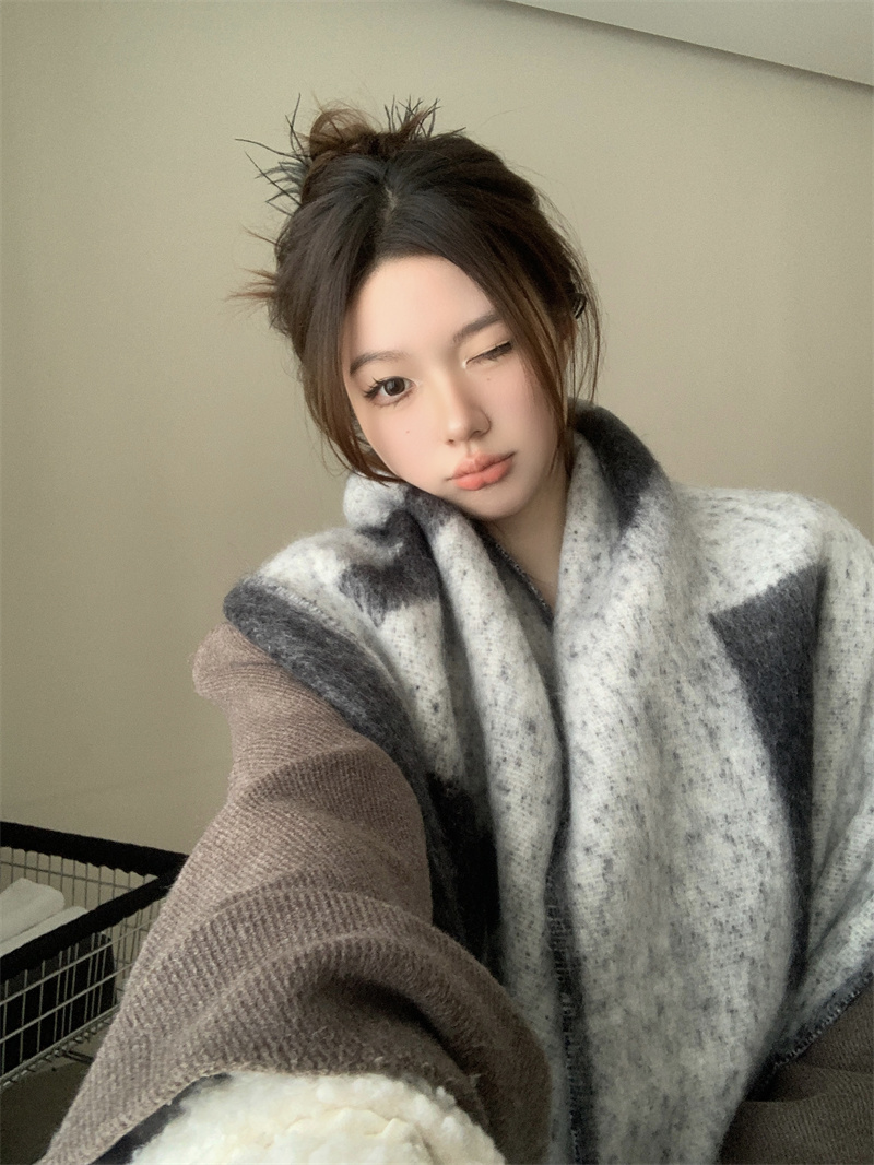 實拍價  韓版麻花辮圍巾女冬季披肩加厚高級感保暖毛絨圍脖潮