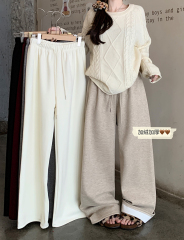 Real shot of velvet and thickened casual pants for women in autumn and winter, new loose slimming wide-leg pants, straight-leg trousers, floor-length trousers