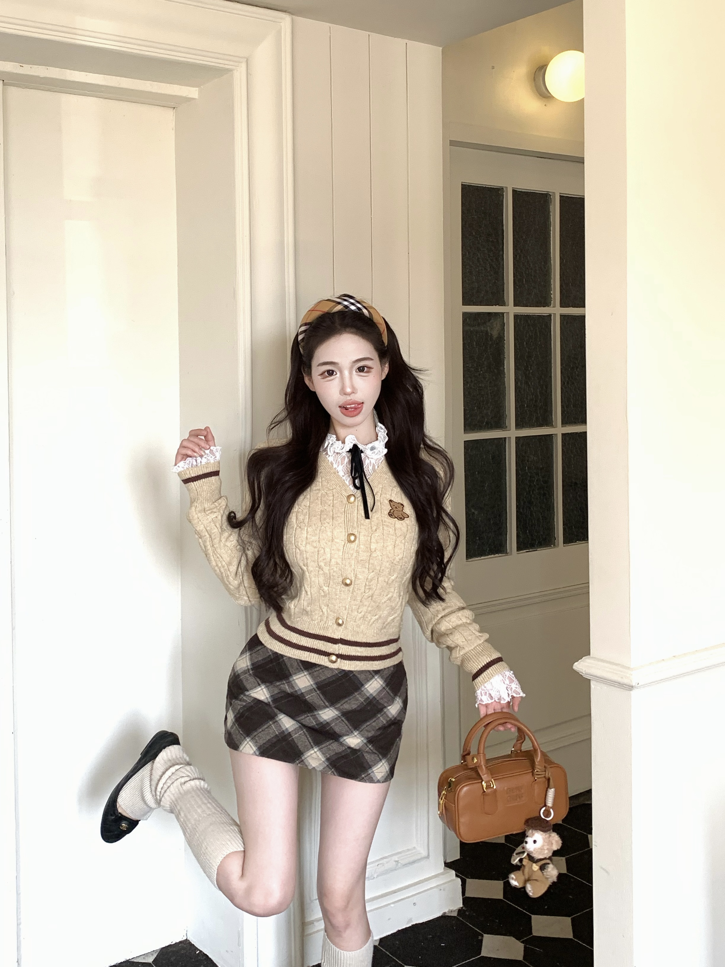 Real shot!  Ruanuo college style suit knitted cardigan plaid skirt lace bottoming shirt three-piece set