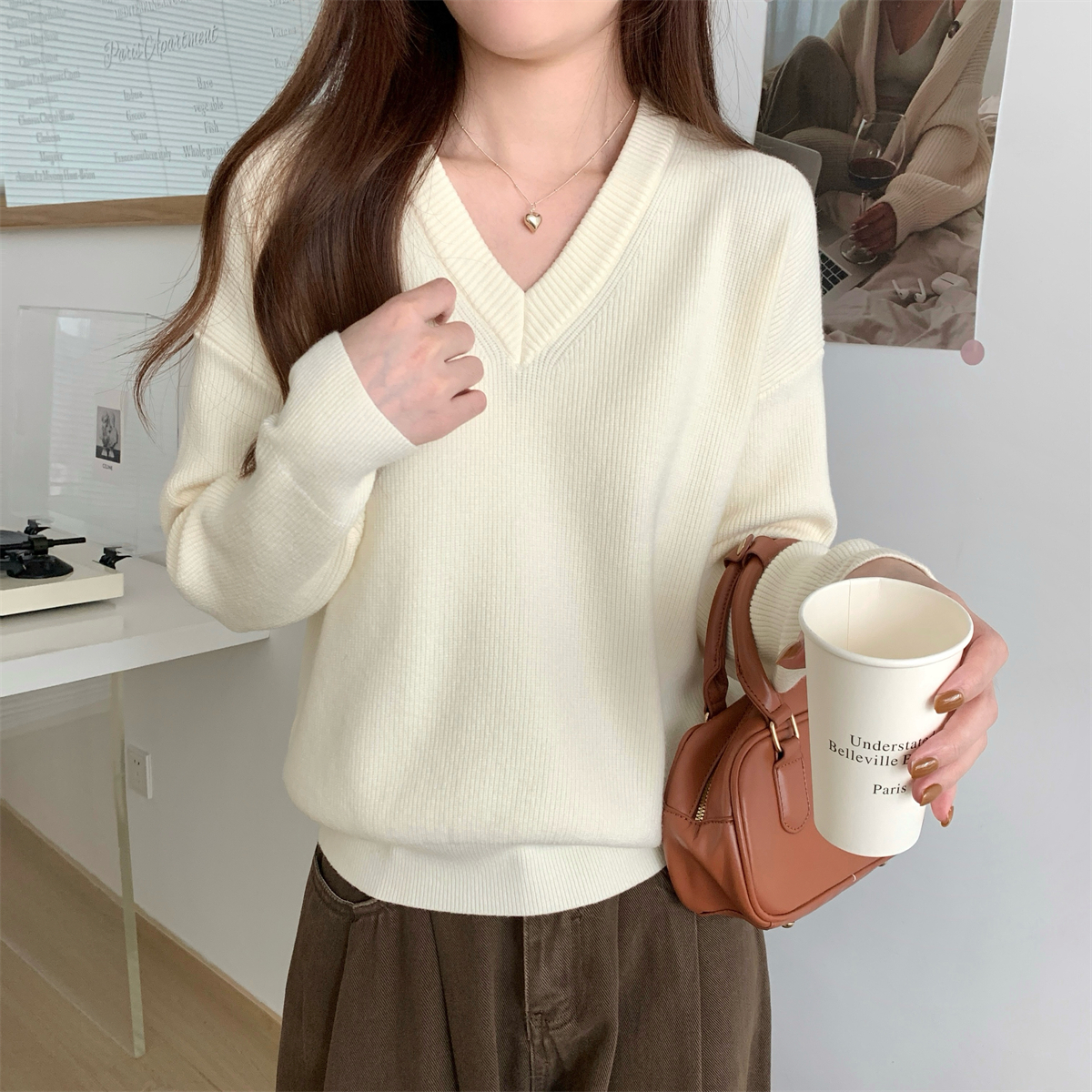 Real shot of autumn and winter Korean style loose v-neck simple and versatile Andy velvet sweater long-sleeved inner sweater top