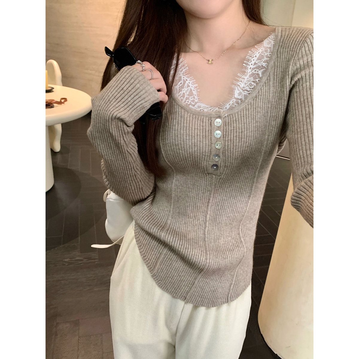 Real shot of autumn and winter Korean style lace splicing buttons fishbone slimming Andy velvet sweater bottoming sweater for women