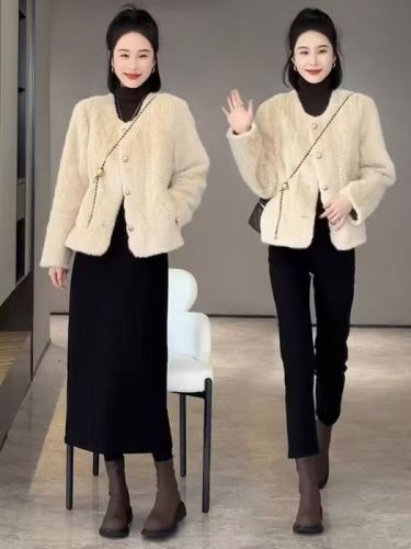 Lamb wool coat for women 2024 winter popular this year beautiful top thickened fashionable casual fur one-piece coat