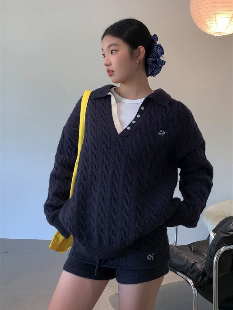 Ladies' new fashion knit set for autumn and winter, featuring a chic and youthful design, complete two-piece set with Korean style, versatile and stylish.