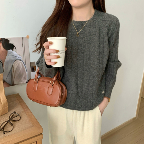 Real shot of autumn and winter Korean style loose round neck lazy arctic velvet short sweater with long sleeve sweater for women