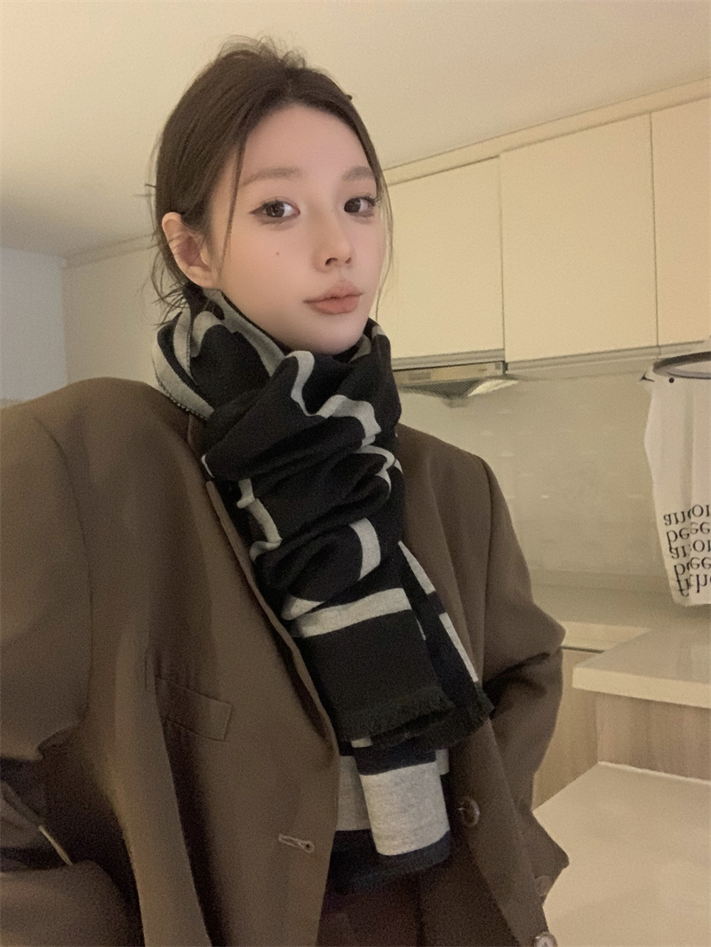 實拍價老錢清冷感高級質感仿羊絨幾何圖形長條圍巾披肩女秋冬