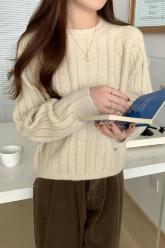 Real shot of autumn and winter Korean style loose round neck lazy arctic velvet short sweater with long sleeve sweater for women