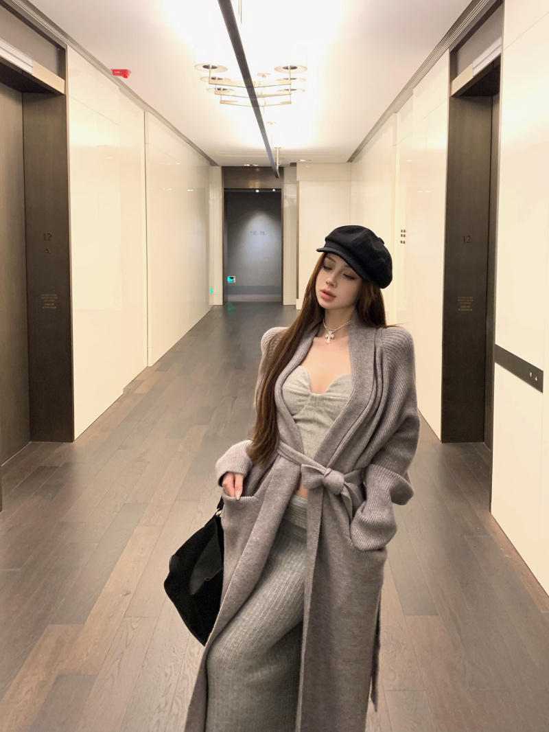 Real shot Gray series/autumn and winter design tube top + cuffed skirt jacket suit