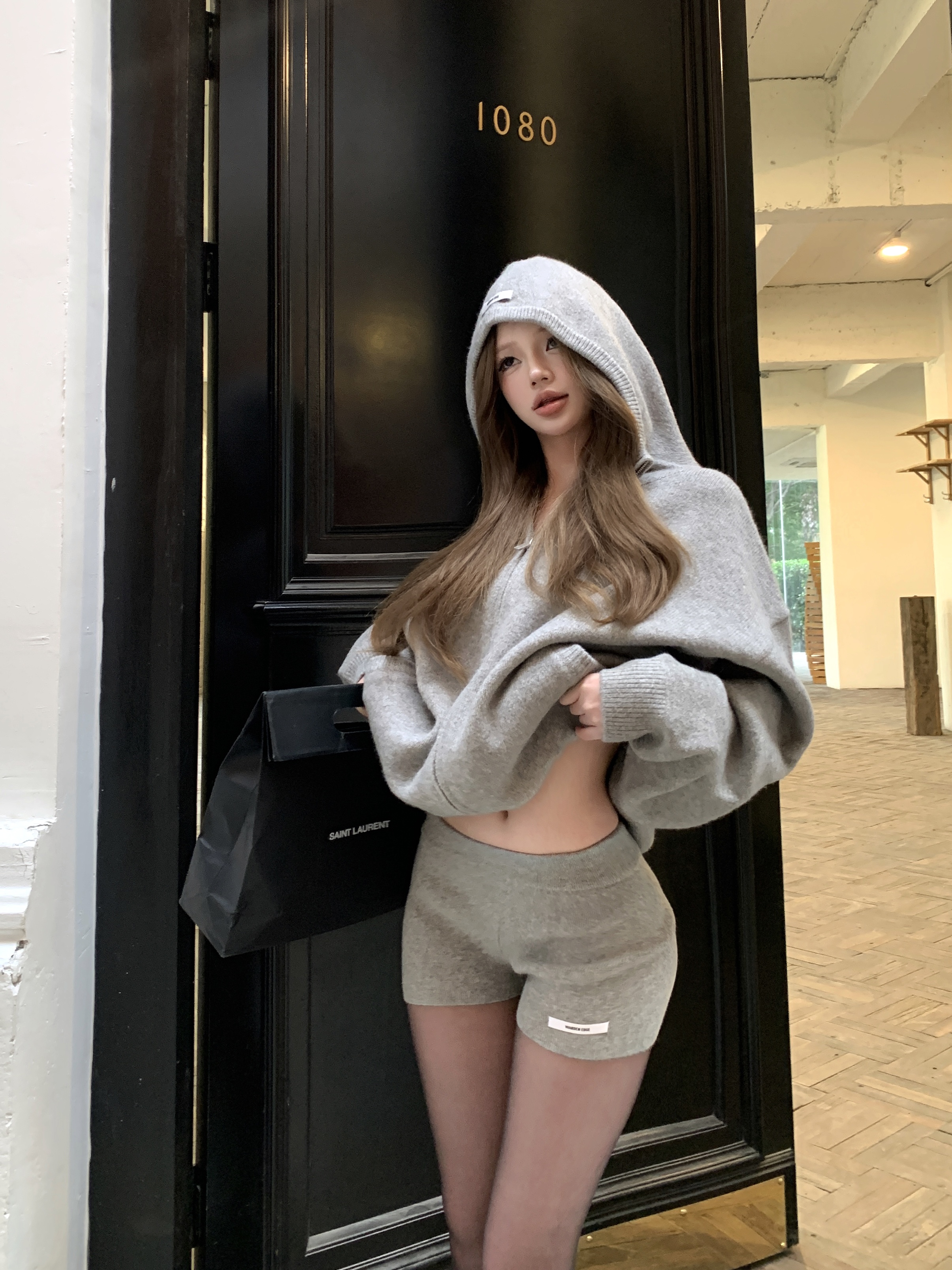 Real shot!  Gray hooded sweater shorts suit autumn and winter loose lazy style knitted cardigan zipper jacket