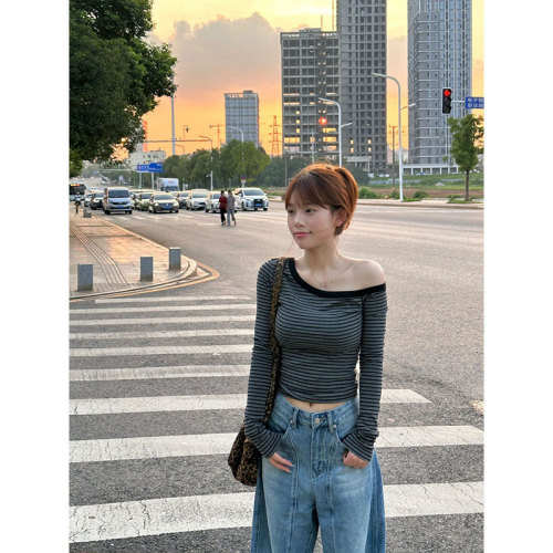 2024 original quality slope neck off-shoulder striped long-sleeved T-shirt early autumn new hot girl slim short top