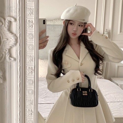 Real shot of first love heroine, woolen suit dress, women's winter waist-cinching temperament, A-line skirt, pleated short skirt