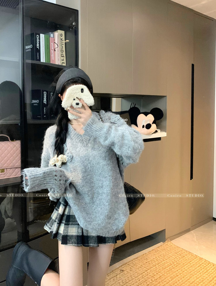New Korean Style 3D Knitted Sweater with Lace and Pleated Skirt 