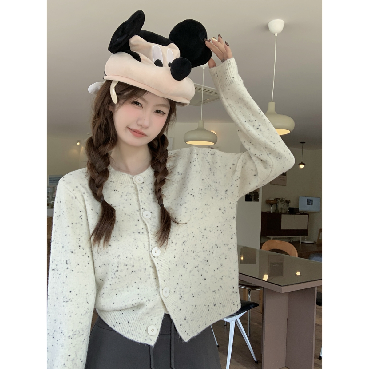 Actual shot of autumn and winter Korean style round neck loose single-breasted design arctic velvet sweater long-sleeved cardigan jacket