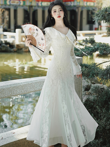 French V-neck lace long-sleeved women's dress 2024 autumn new women's fashion temperament waist-cinching fish-tail dress