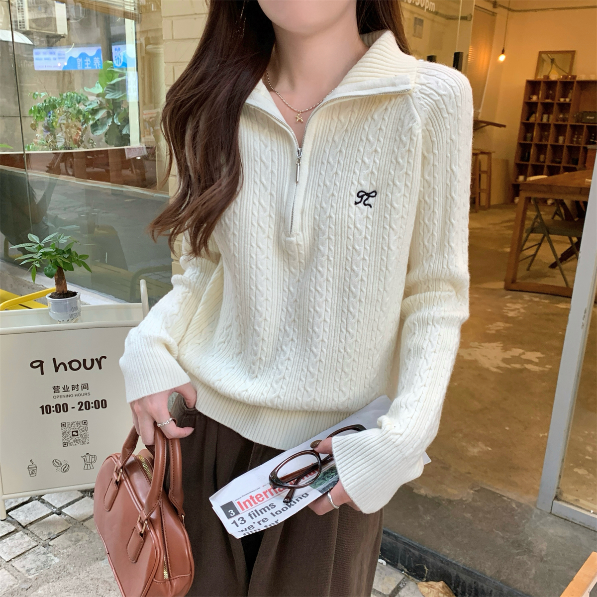 Real shot of autumn and winter Korean style temperament zipper collar twist pattern thickened Andy velvet knitted sweater with sweater top