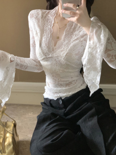 Pure Desire V-neck, right shoulder, bell sleeves, long-sleeved lace shirt for women, early autumn new style, waist-fitting short top