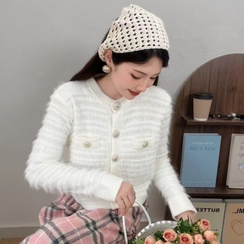 Plush velvet knitted sweater with bright silk fragrance, light luxury, high-end autumn and winter new style, high-end temperament, soft waxy cardigan top