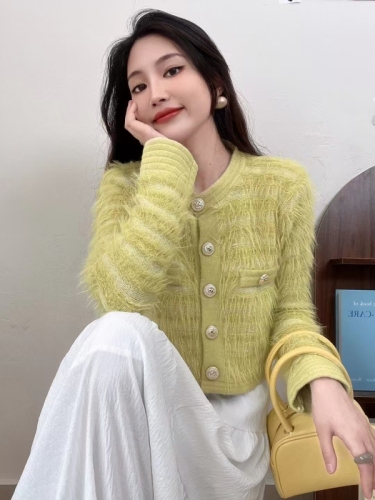 Plush velvet knitted sweater with bright silk fragrance, light luxury, high-end autumn and winter new style, high-end temperament, soft waxy cardigan top