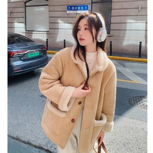 2024 Design Retro Fashion Small Short Jacket Women's Autumn and Winter Velvet Thickened Warm Lapel Jacket Trendy