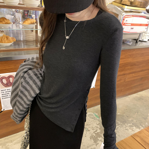 Real photos of temperament, age-reducing, slim-fitting inner layering shirt for women, waist button slit design, long-sleeved T-shirt top