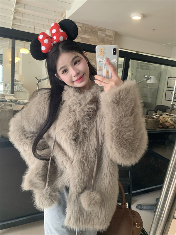 Actual shot of new fox fur fur winter playful casual coat slimming coat