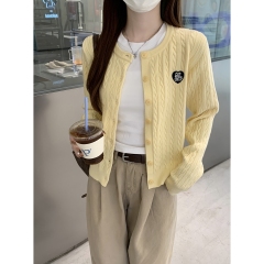 Real shot of autumn and winter Korean style round neck twist embroidery design Arctic velvet sweater long-sleeved sweater jacket