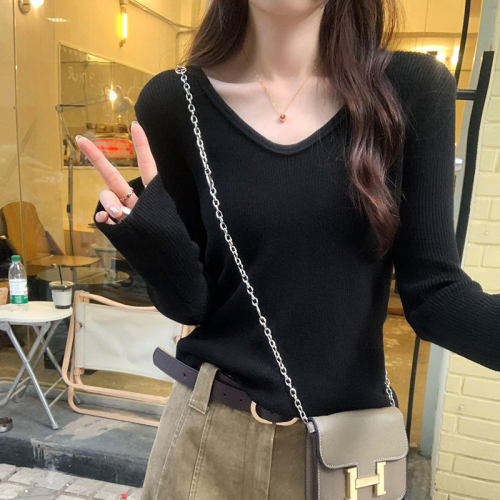 Real photos of high-end wool knitted bottoming shirt for women in autumn and winter, unique and beautiful temperament, age-reducing long-sleeved top