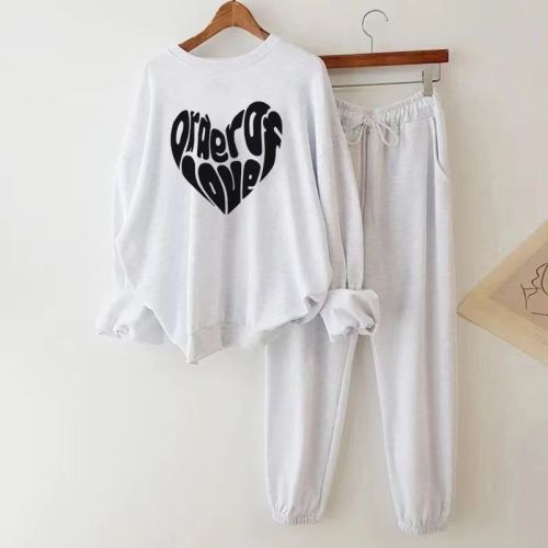 Two-piece set ***Autumn and winter 2024 loose new fashionable casual sweatshirt and sweatpants slimming suit for women