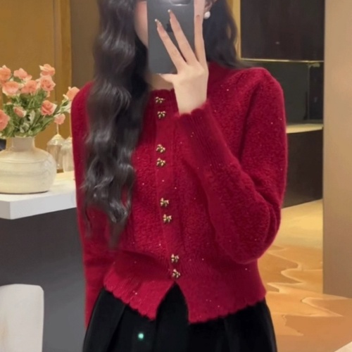 Xiaoxiangfeng red knitted cardigan women's autumn 2024 new foreign trade last order French popular sweater jacket