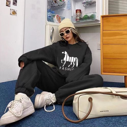 Two-piece set ***Autumn and winter 2024 loose new fashionable casual sweatshirt and sweatpants slimming suit for women