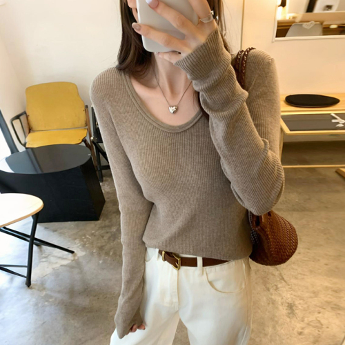 Real photos of high-end wool knitted bottoming shirt for women in autumn and winter, unique and beautiful temperament, age-reducing long-sleeved top