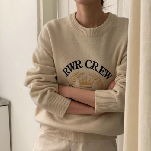 Korean autumn and winter retro age-reducing versatile round neck heavy industry letter embroidery long-sleeved sweater women's slim sweater top