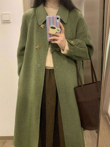 Green Woolen Coat Women's 2024 Winter New Woolen Coat Hepburn Style Small Medium Long Style Korean Style