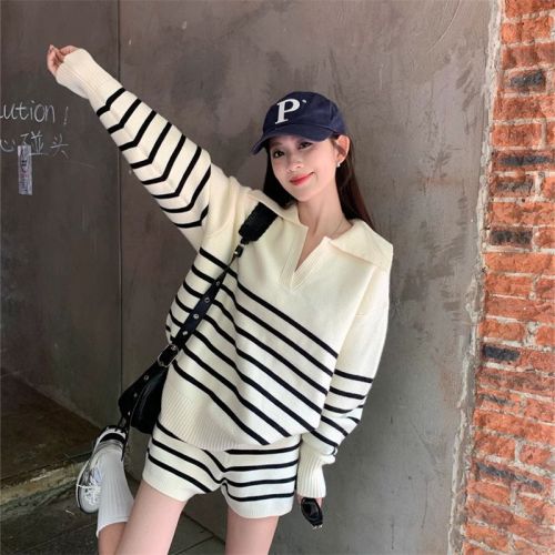 South Korea's Dongdaemun Striped Suit Korean Design Loose Color Block Polo Collar Sweater Shorts Two-piece Set
