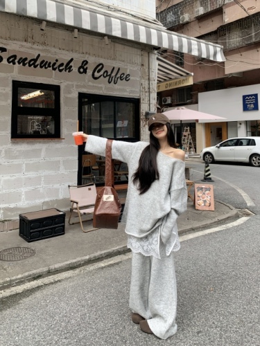 Knitted loose autumn and winter ins versatile knitted sweater suit with lace layered skirt