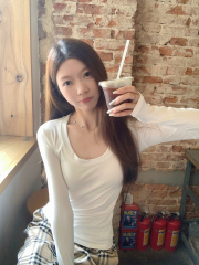 Brushed and thickened warm autumn and winter pure lust hottie scheming bottoming shirt U-neck white long-sleeved top