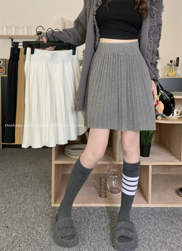 New Autumn and Winter Knitted Pleated Skirt Women's High Waist Slim A-Line Versatile Short Skirt