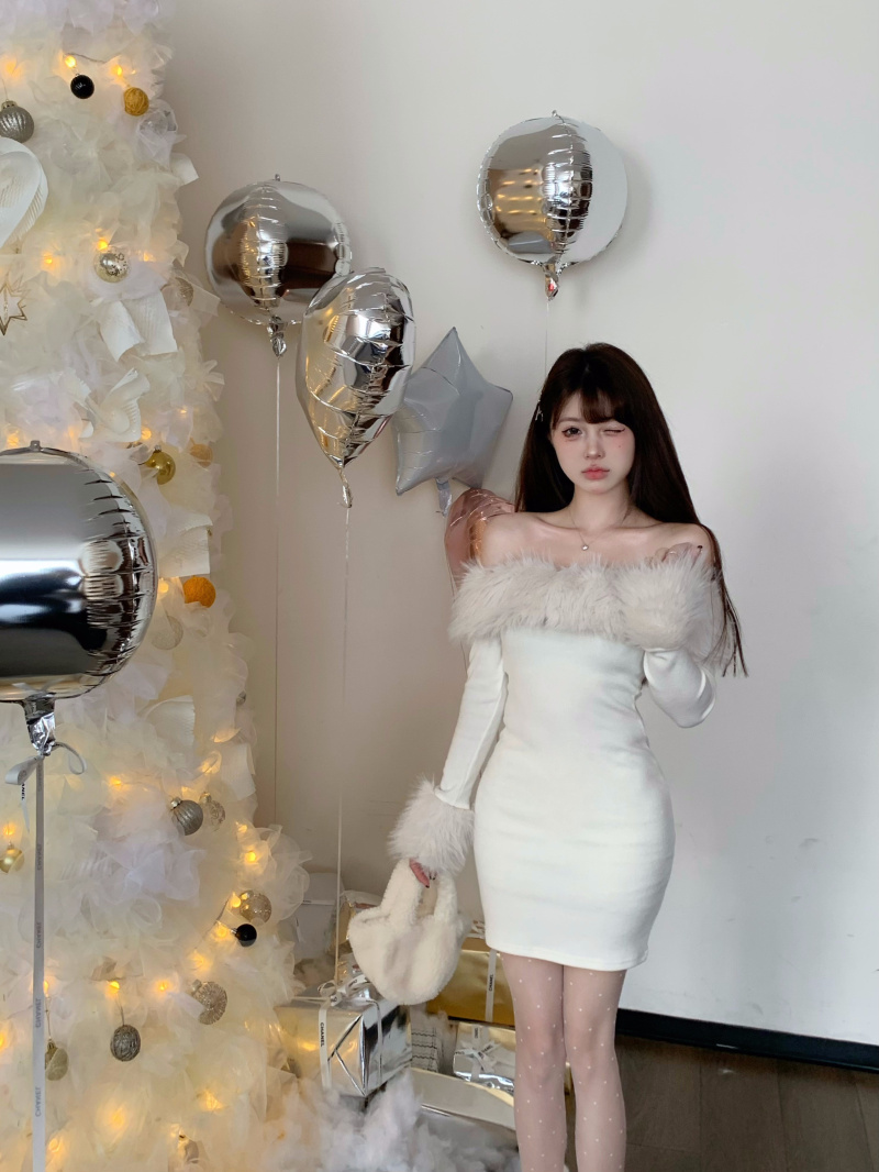Actual shot of pure desire design one-line shoulder fur collar waist slimming dress autumn and winter hip-hugging skirt