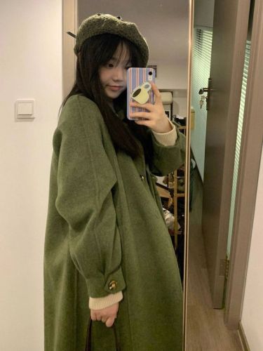 Green Woolen Coat Women's 2024 Winter New Woolen Coat Hepburn Style Small Medium Long Style Korean Style