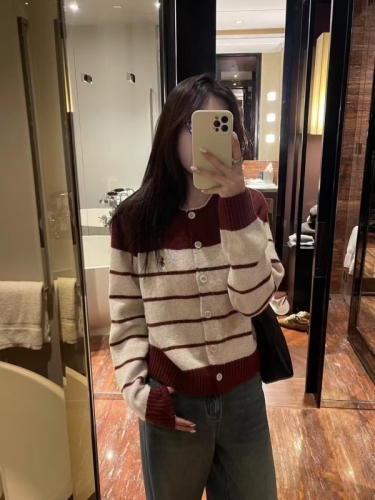 Korean style contrast stripe embroidered knitted cardigan for women 2024 autumn and winter new casual short soft waxy sweater top