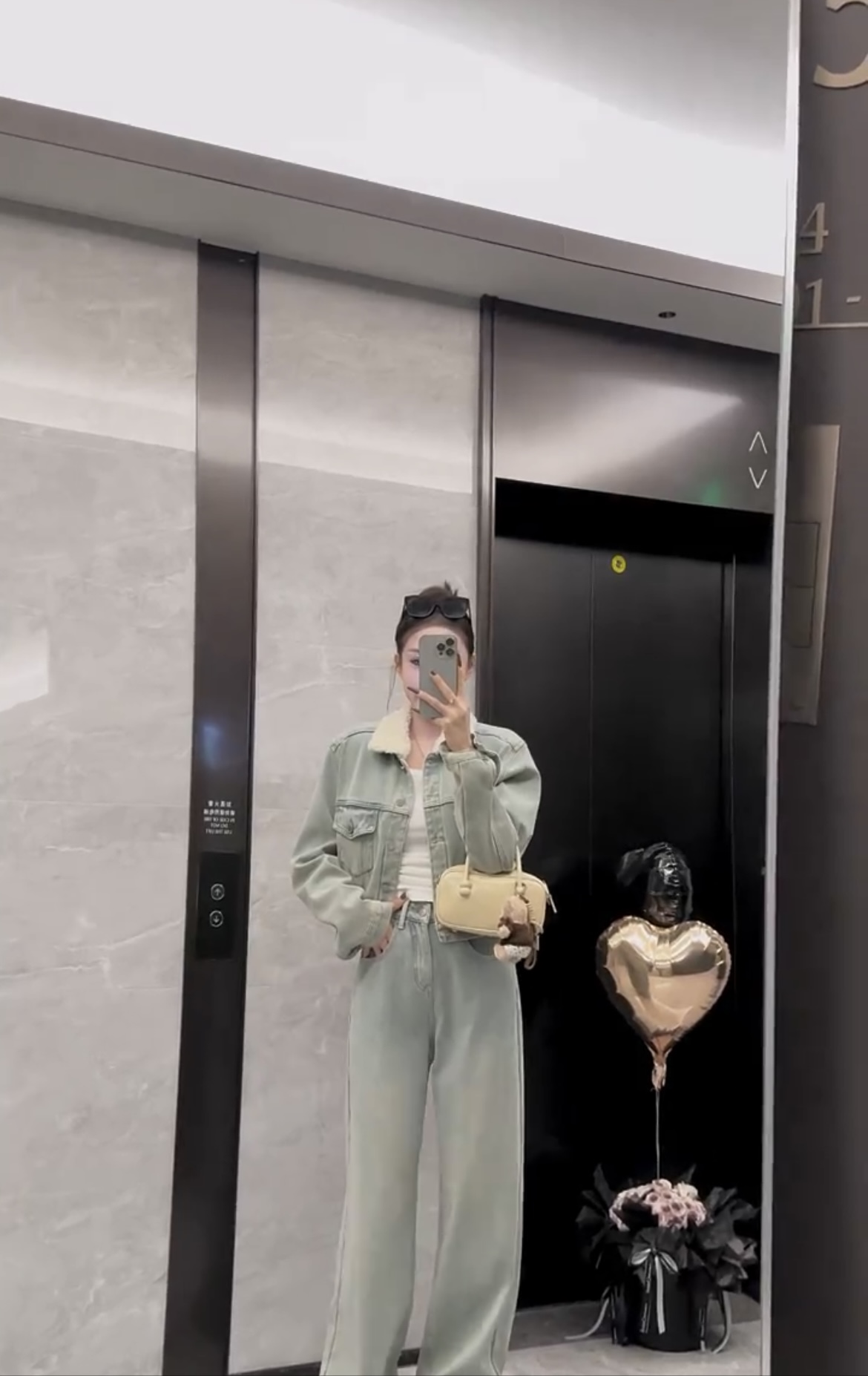 2024秋冬季法式港風復古羊羔毛加厚牛仔外套+高腰闊腿褲套裝女