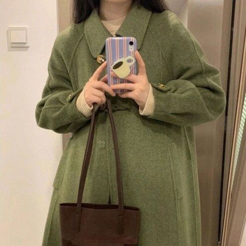 Green Woolen Coat Women's 2024 Winter New Woolen Coat Hepburn Style Small Medium Long Style Korean Style