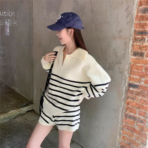 South Korea's Dongdaemun Striped Suit Korean Design Loose Color Block Polo Collar Sweater Shorts Two-piece Set